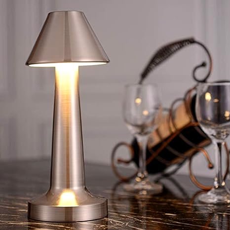 مصباح طاولة LED بمستشعر لمس، قابل لإعادة الشحن، للمطاعم والفنادق وغرف النوم، ويُستخدم كمصباح سرير جانبي لون فضي